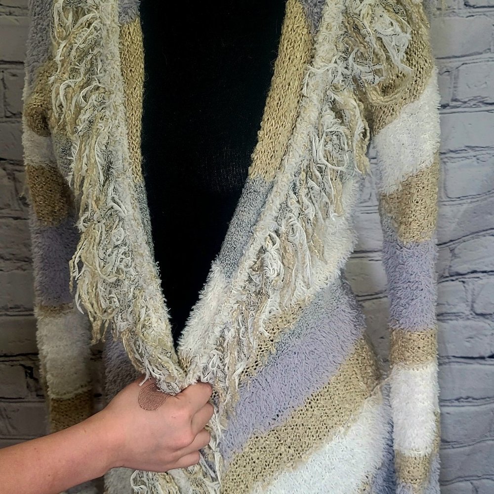 Beautiful and unique and cosy sweater..